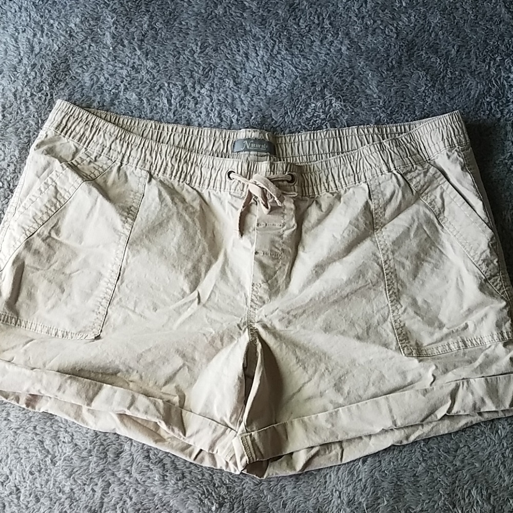 Birch colored shorts size XXL